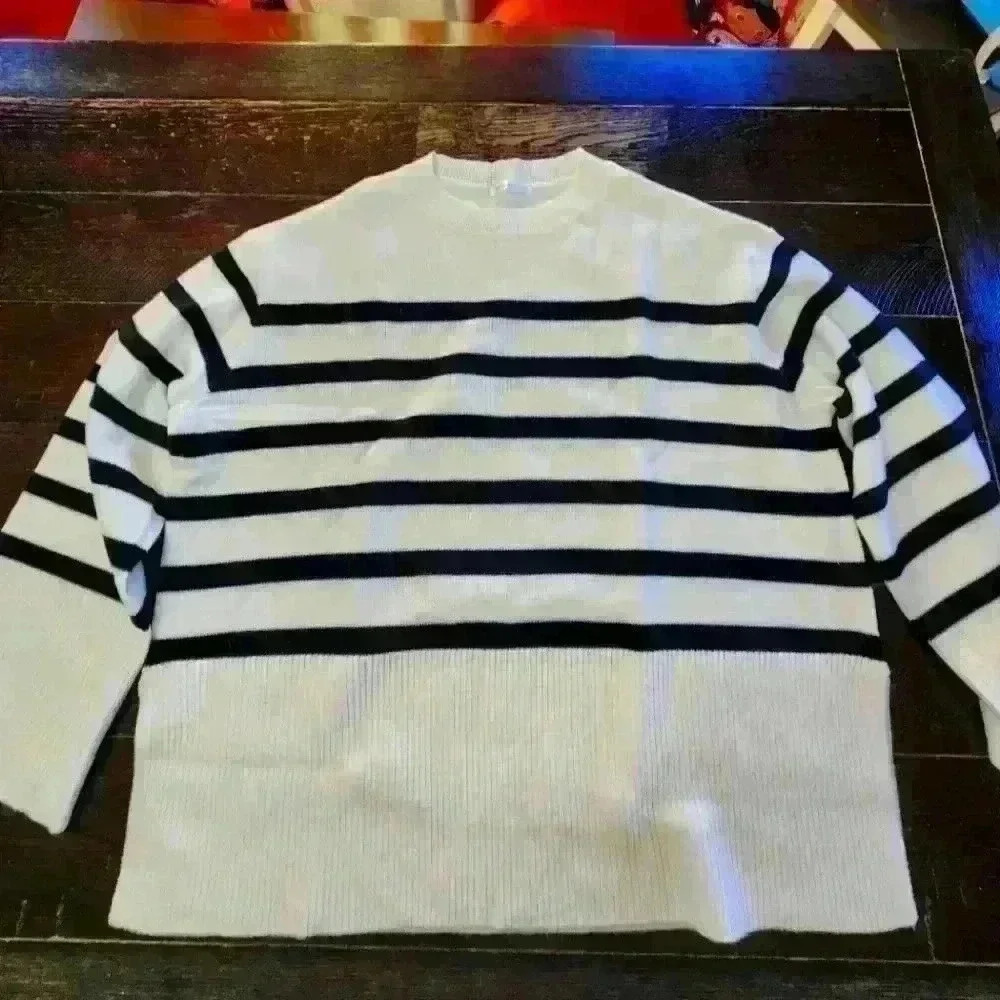 Kirundo Sweater size large from wantable NWOT